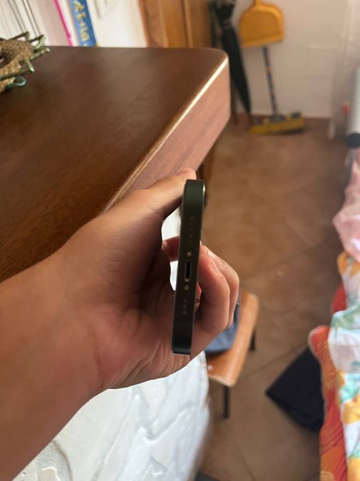 Продам iphone 13