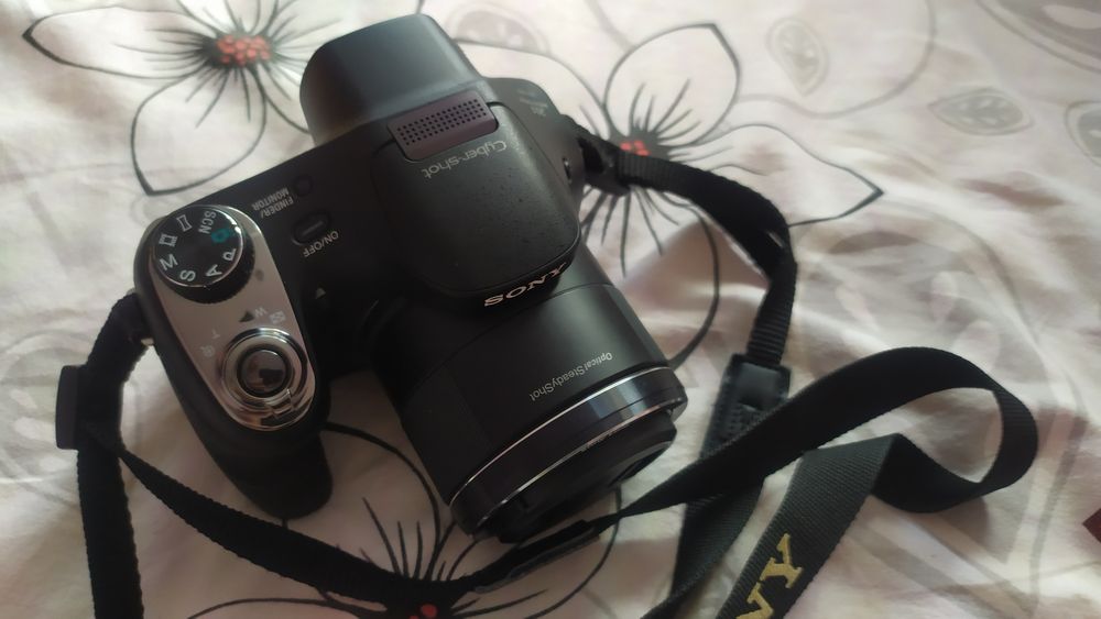 Фотоапарат sony DSC-H400