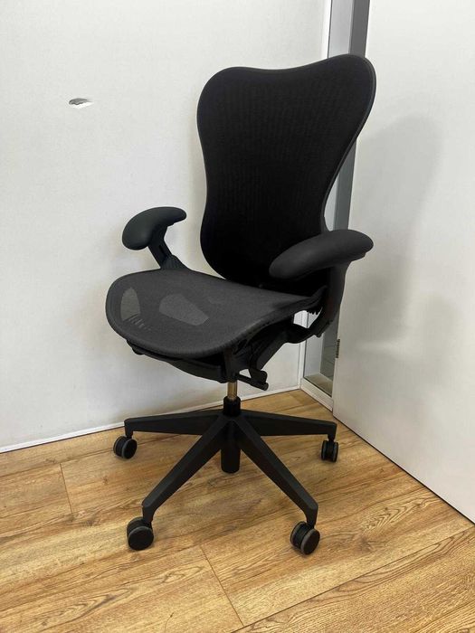 Refurbished Herman Miller Mirra 2 Graphite Butterfly