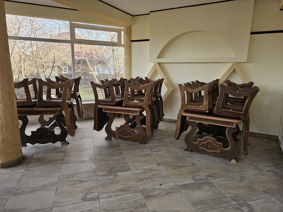 Mese si Scaune Restaurant