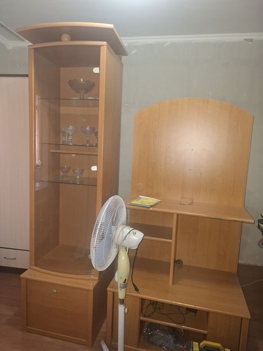 Продам мебель кухня прихошка двери