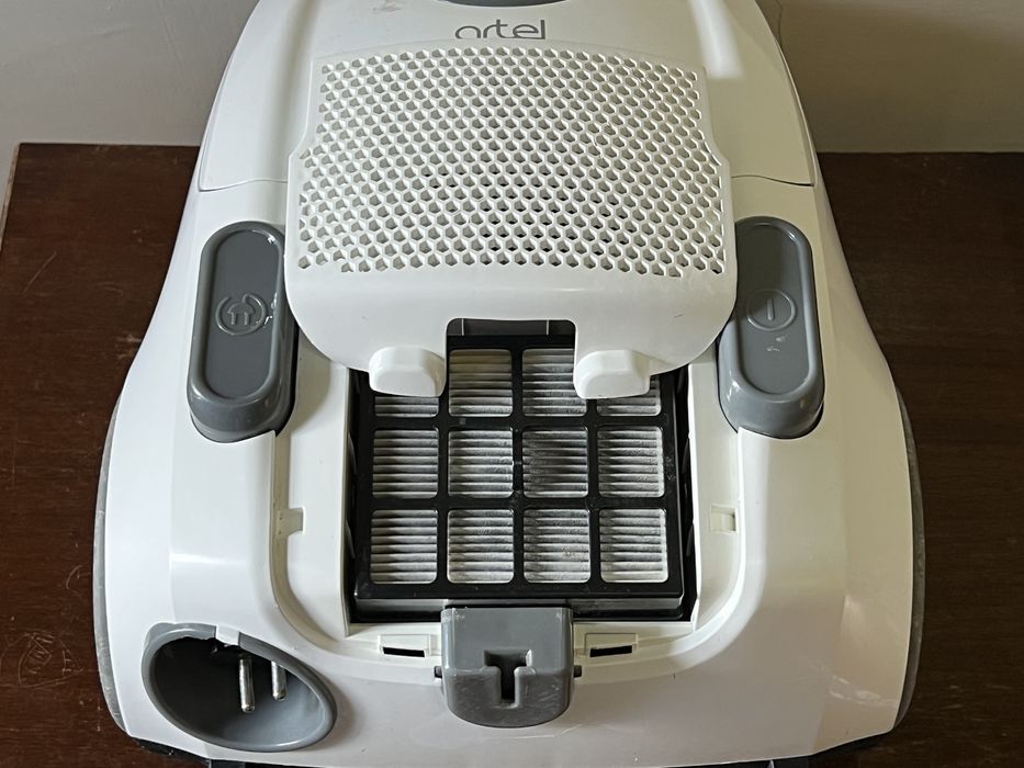 Пылесос Artel VCB0120
