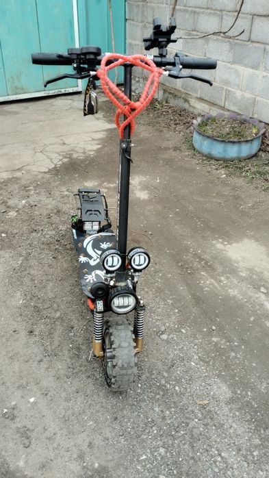 Продам электросамокат Kugo m5