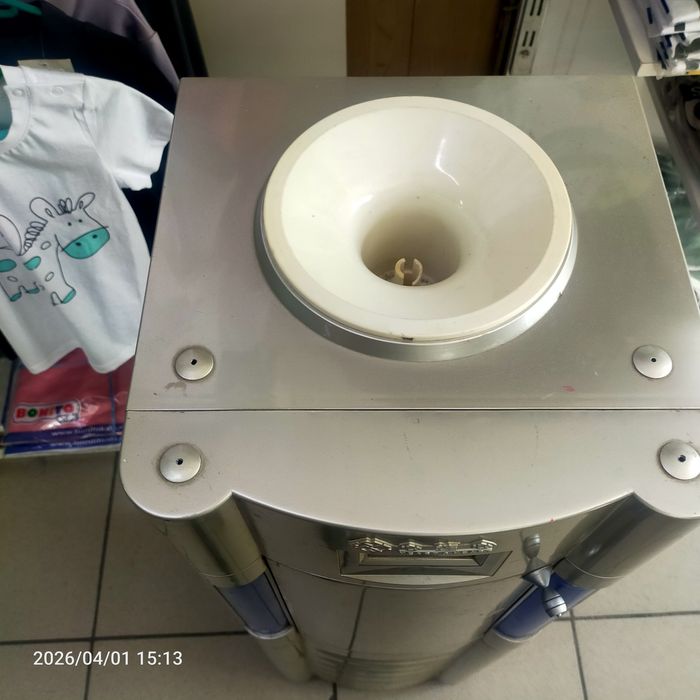 Кулер для воды .