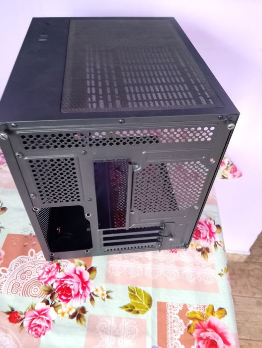 Carcasa PC Aires și Segotep