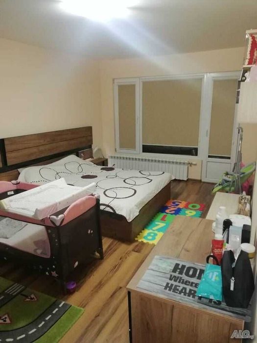 Продавам тристаен апартамент в  Овча купел