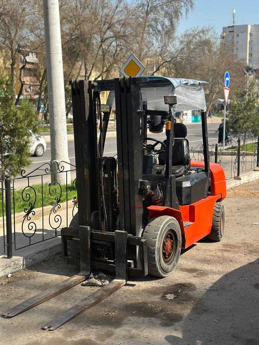 Сдаётся  Вилочные погрузчики марки Hangcha JTC 3,5 т,  4,5 м. Автомат,