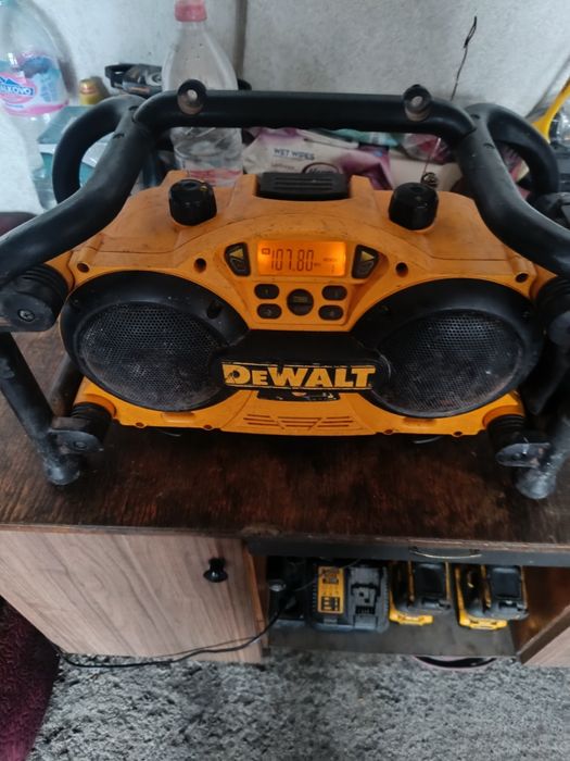 Радио Dewalt DC 011