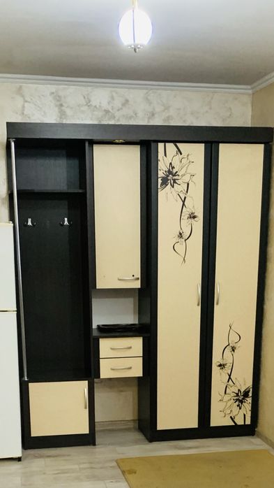Продам шкаф в прихожую