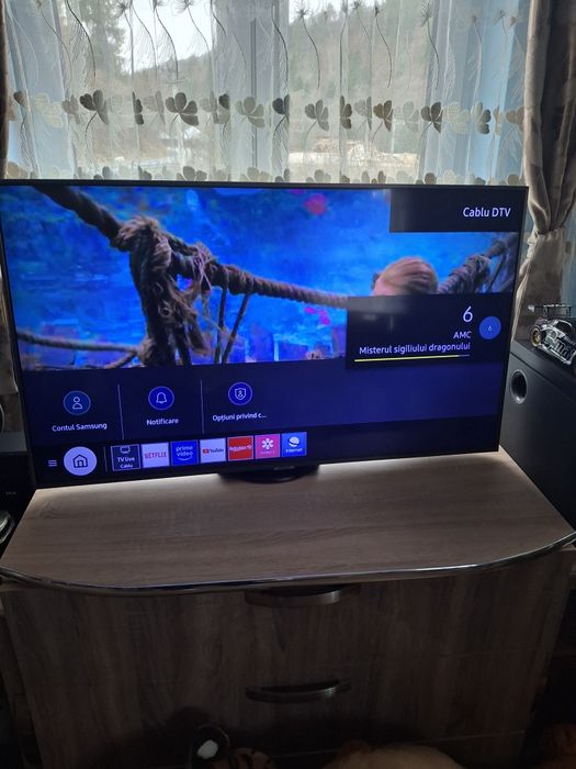 Vand televizor smart samsung ca nou.