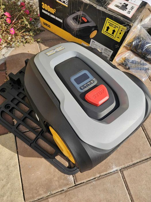 Robot de tuns iarba