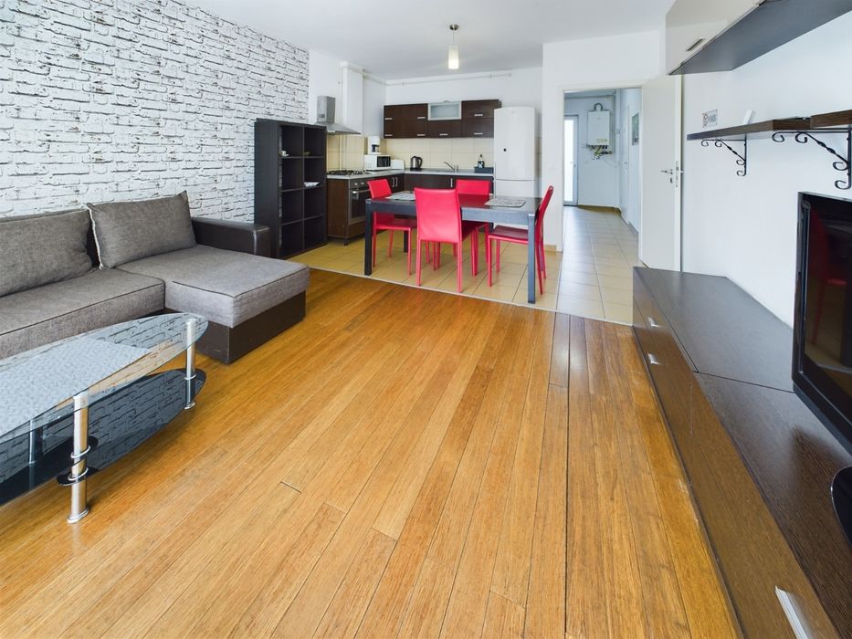 Inchiriez / regim hotelier apartament cu 3 camere