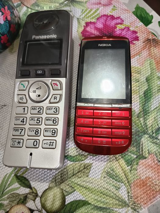 Vând telefoane pentru piese