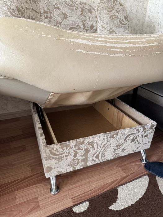 Продам диван с креслами. Торг имеется