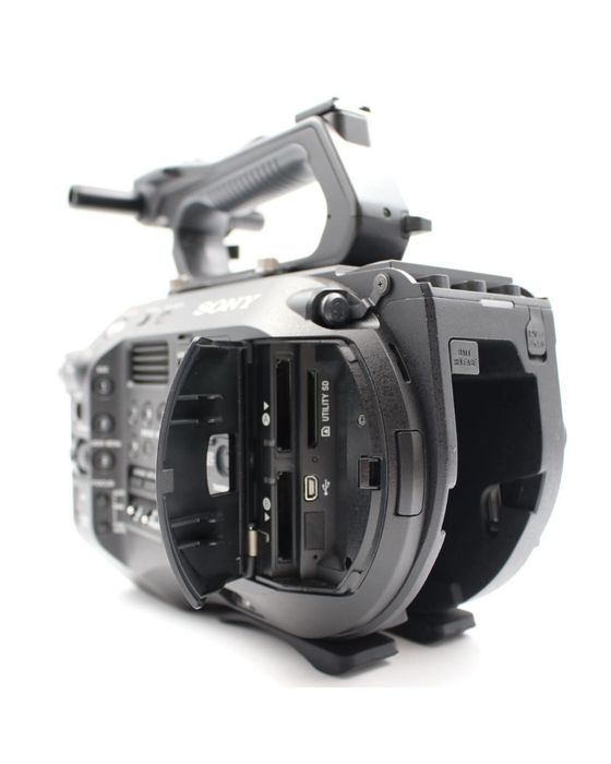 Продавам камера Sony PXW-FS7M2K