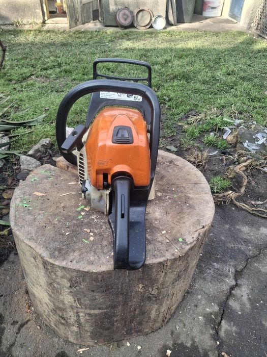 Vând stihl ms 211