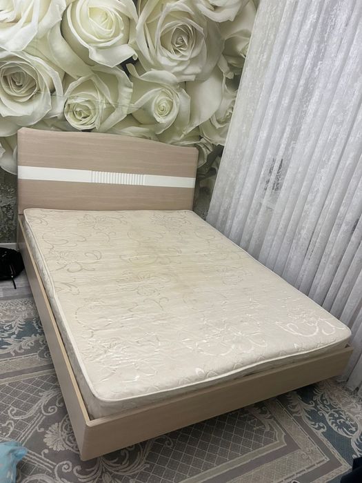 Двухспальная кровать