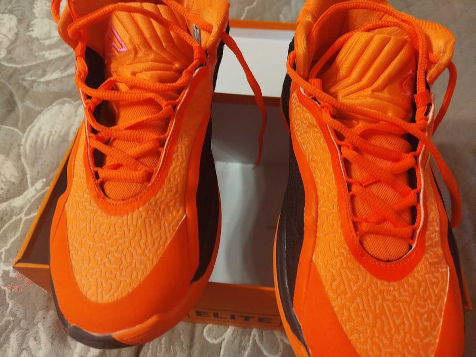 Кроссовки баскетбол