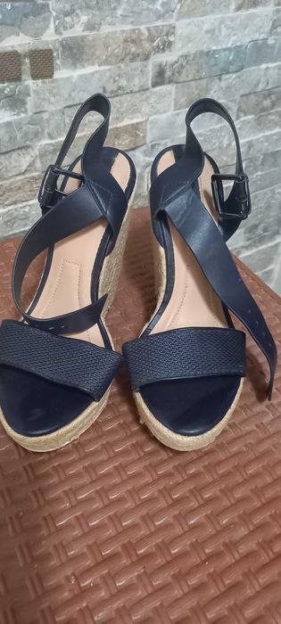 Дамски сандали " STRADIVARIUS"