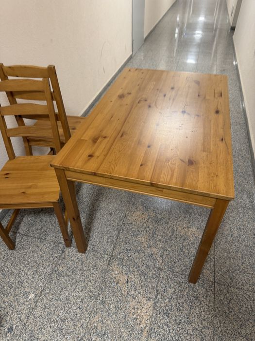 Vand urgent mobilier tv si masa