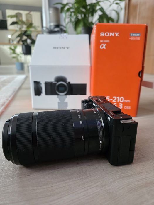 Sony ZV-E10 + 2 обектива (16-50mm и 55-210mm)