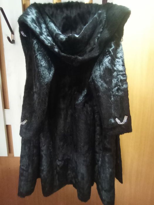 Продам женскую шубу