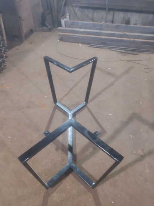 Стол каркас продам по 5000  10шт