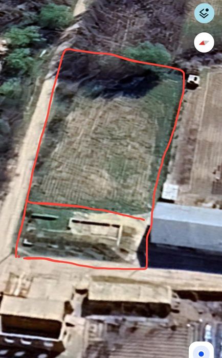 “Tayloqda 14 sotix yer sotiladi, uy qurish uchun, hujjati bor”