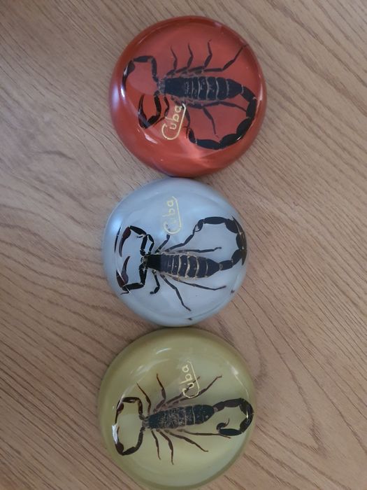 Декоративни преспапиета със скорпион