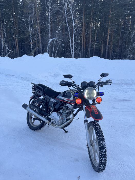 Продам мотоцикл 200 кубов