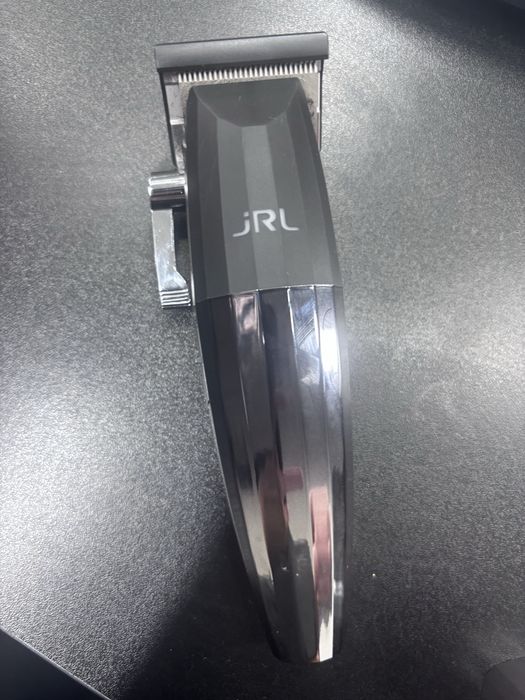 Продам машинку для стрижки Jrl