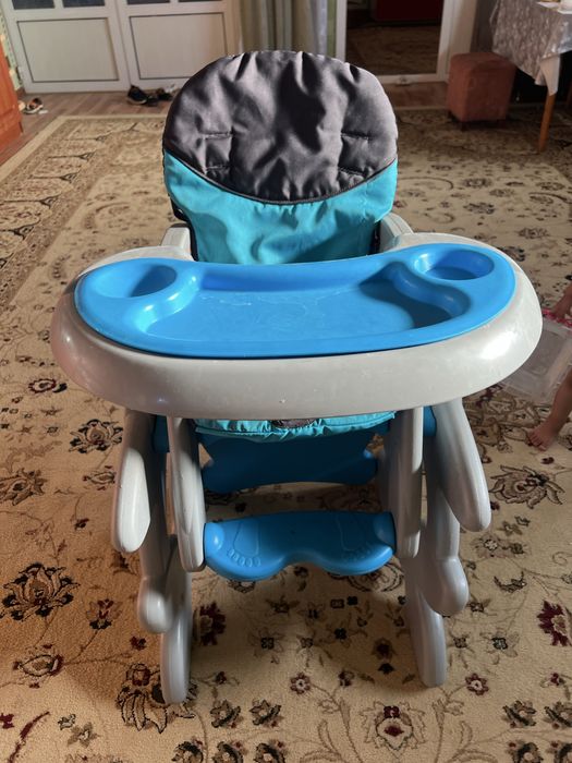 Детский кармяшый столик