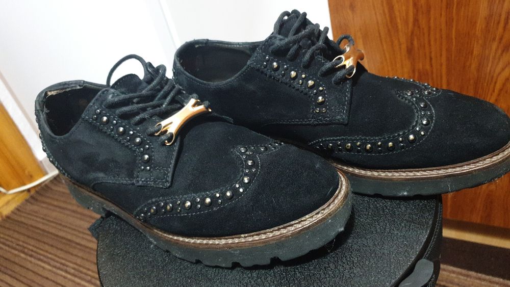 Papuci.pantofi.cizme.adidasi