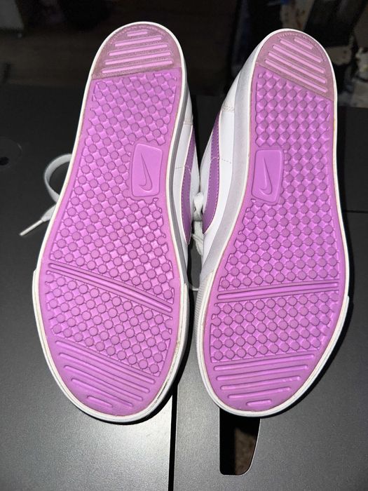 Маратонки NIKE Capri 3