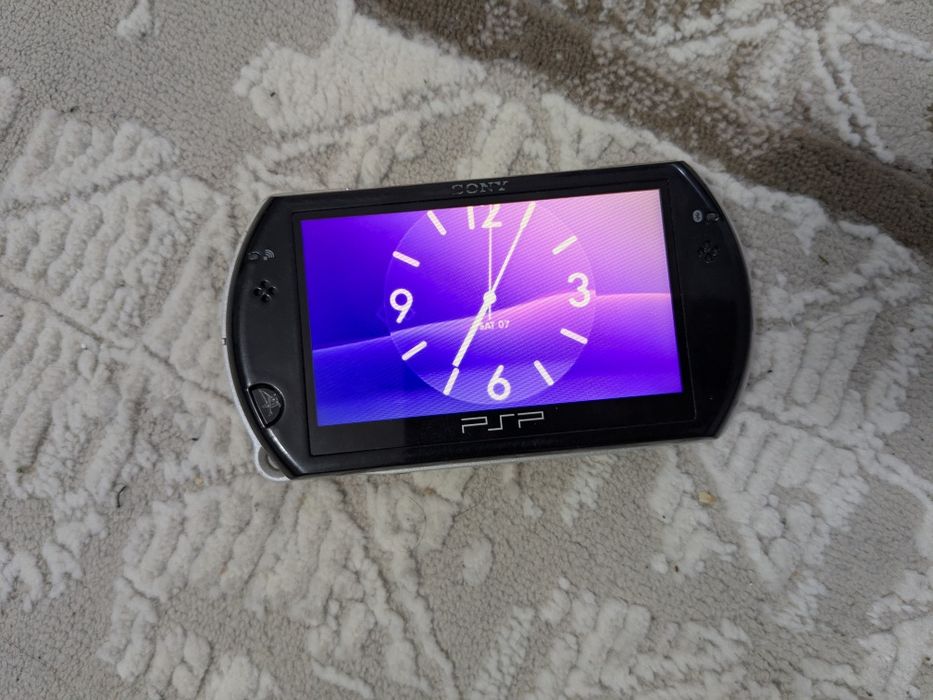 Sony PSP GO 16GB