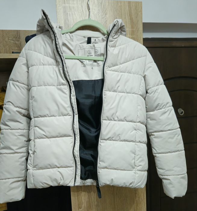 C&A geacă iarnă groasă marimea 158/XS-S crem cu căptușeală neagra