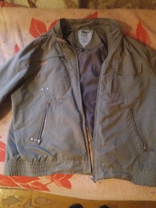Продам мужскую куртку