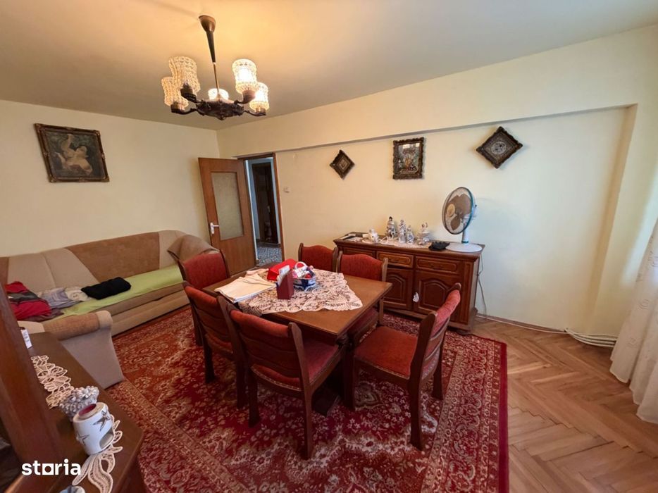 Apartament 3 camere, etaj 2 - Cugir