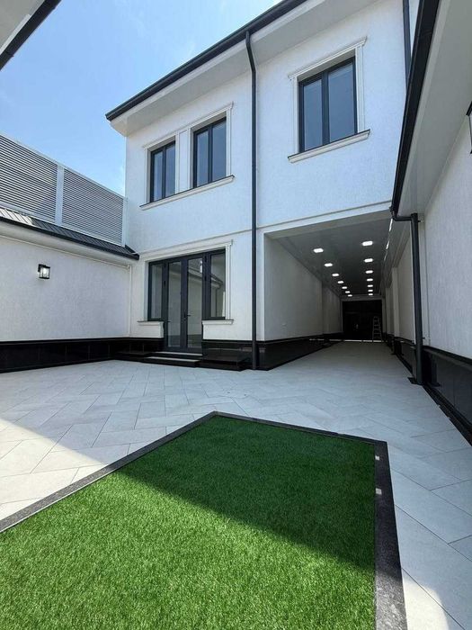 Yakkasaroy markazida 3 qavatli 3,3sotix  EVRO uchastka