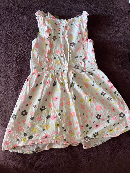 Сет от 12 детски рокли, подходящи за момиче 122-128см. високо