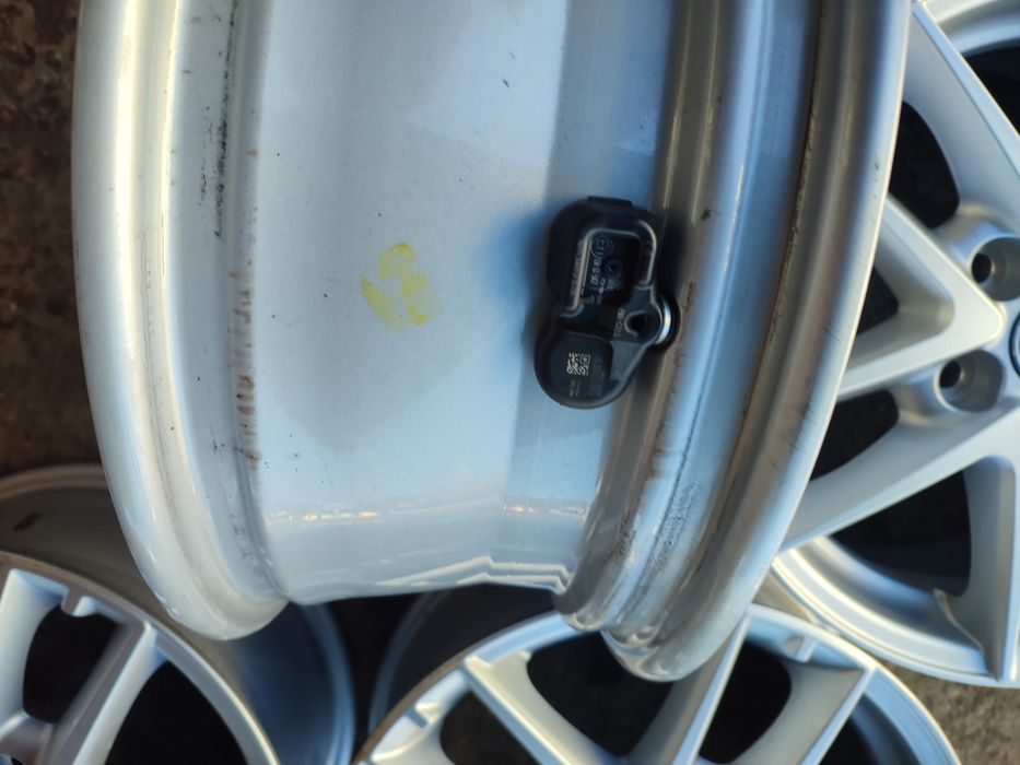 16" оригинални алуминиеви джанти за Toyota Corolla/Auris/Avencis.