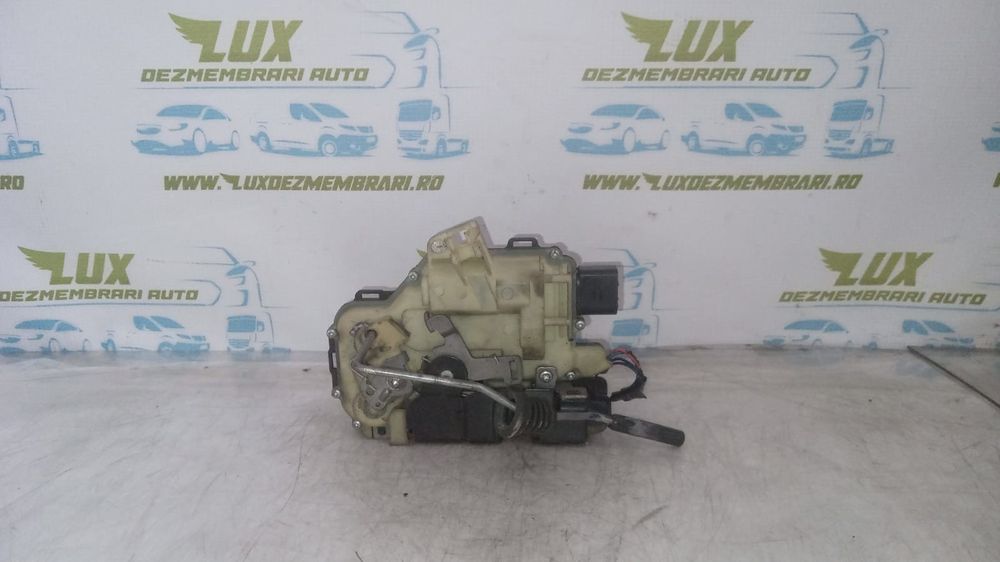 Broasca stanga fata 3b1837015ap Volkswagen Passat B5.5 (facelift) (2000 - 2005)