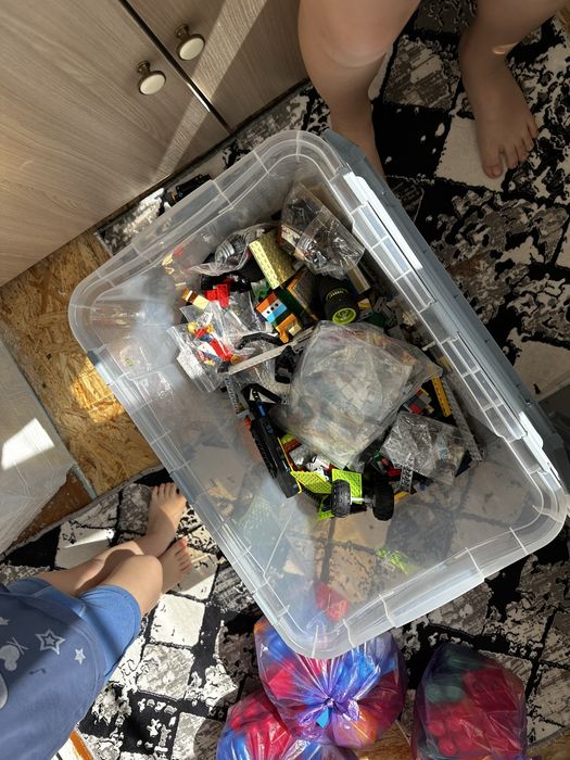 Продам лего много