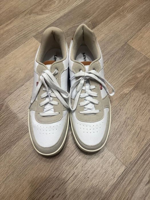 Продам кроссовки