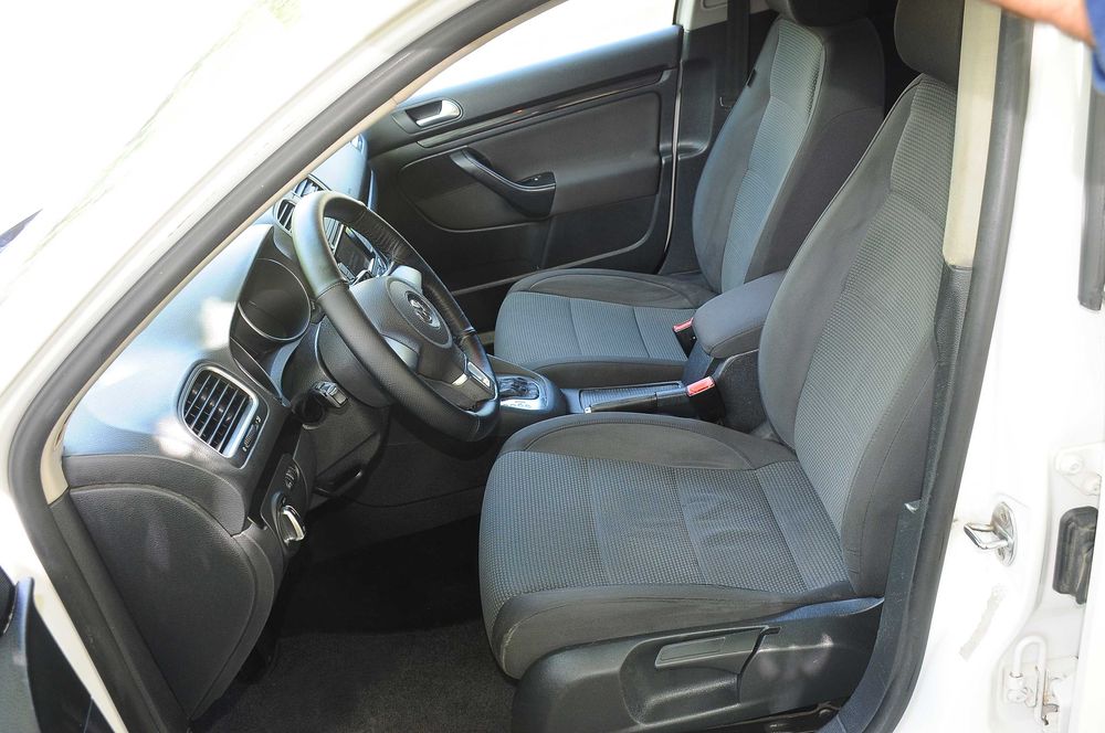 VW Golf 6 2011 1.6TDi 105 CP E5 CutieAut Clima Navi Camera, Proprietar