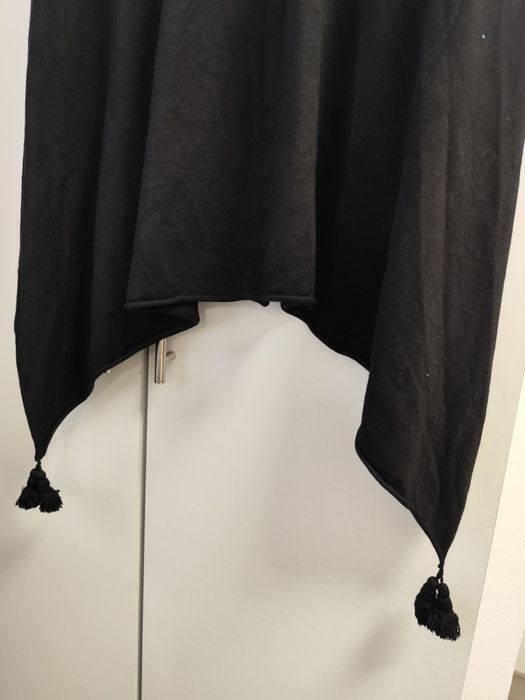 Comma poncho cu ciucuri