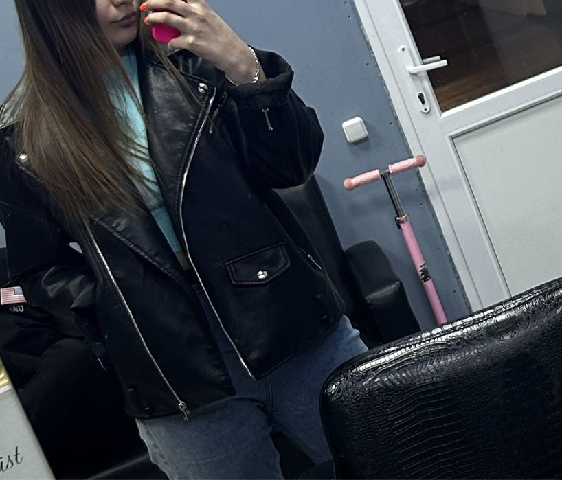 Пррдам кожаную куртку