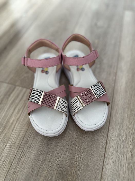 детские сандалии новые