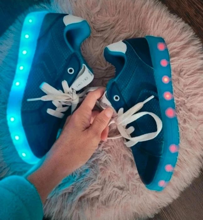 Geox nr.34 cu lumini