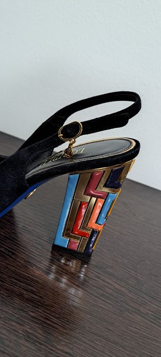 Босоножки новые от Loriblu размер 39